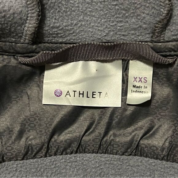 Athleta Inlet Grey Quilted Down Jacket XXS Gorpcore Hiking Activewear Outdoor - Picture 10 of 10
